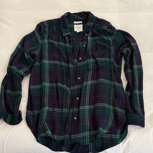 American Eagle Outfitters Green & Plaid Button-Down Shirt/Flannel